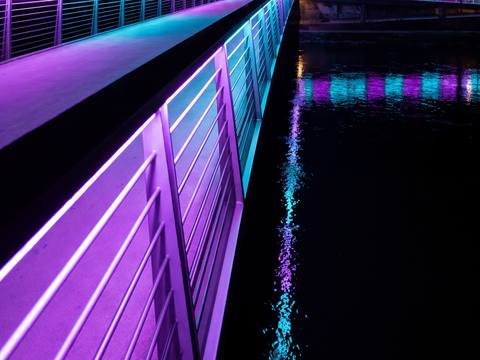 The same wallpaper cropped for the iPad: wider, with more water on either side of the bridge — nothing is stretched.